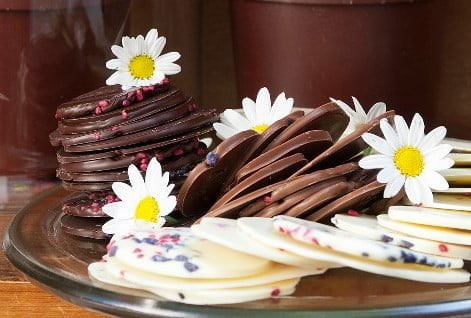 Σοκολατάκια με ζαχαρωμένα άνθη